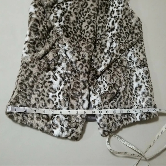 NWT Women's Vest Faux fur size Xs and Medium Multi-colored open pockets - Picture 7 of 11